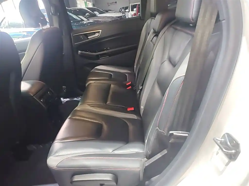 Ford Edge — фото 17