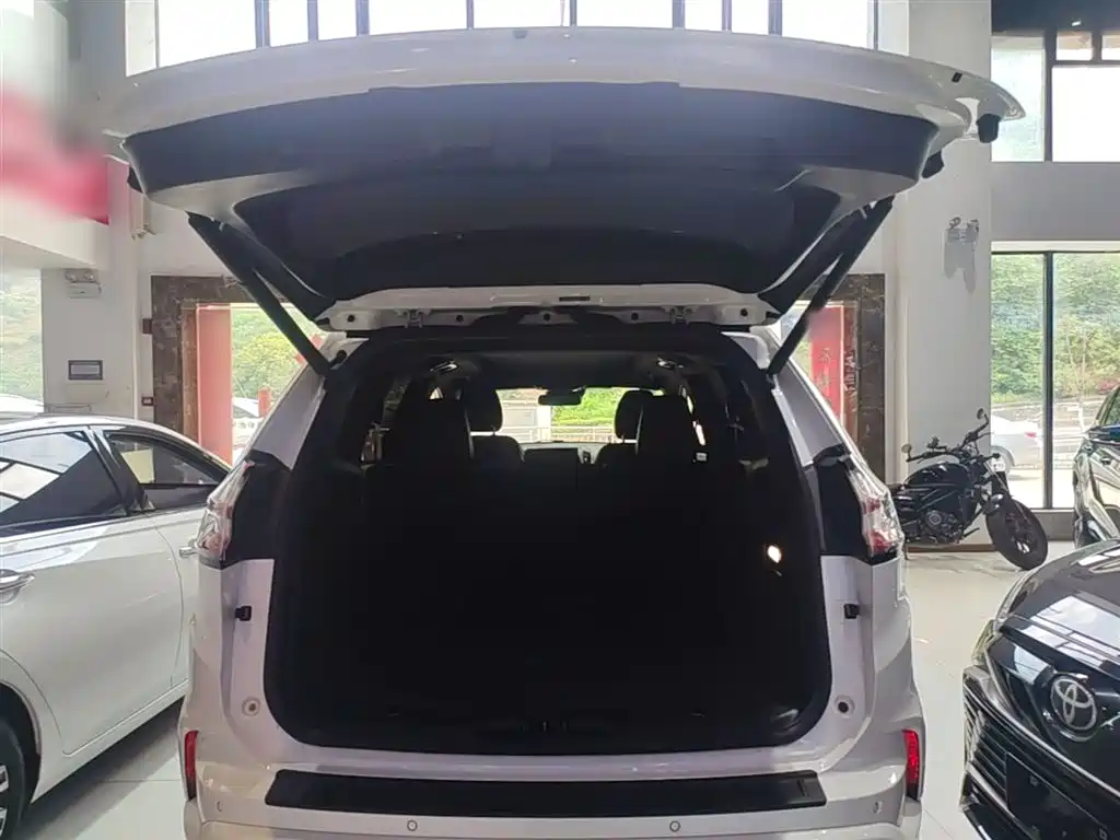 Ford Edge — фото 19