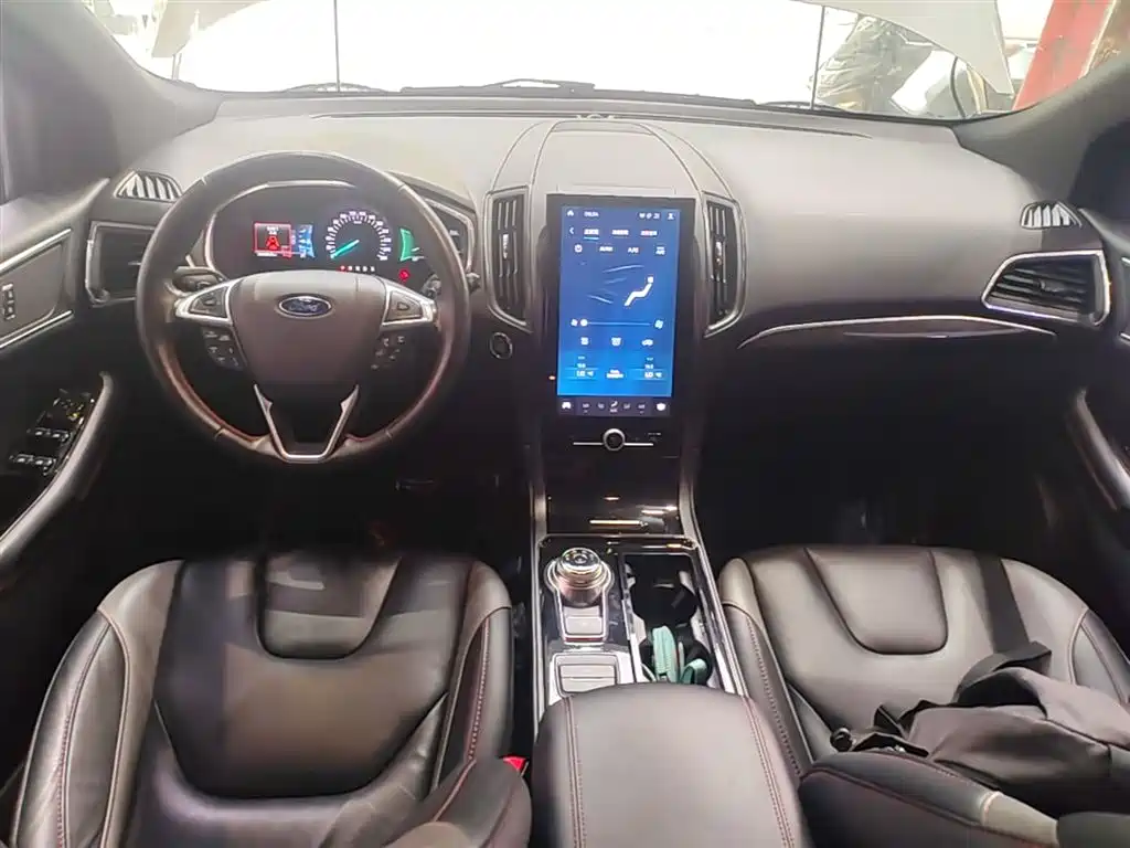 Ford Edge — фото 10