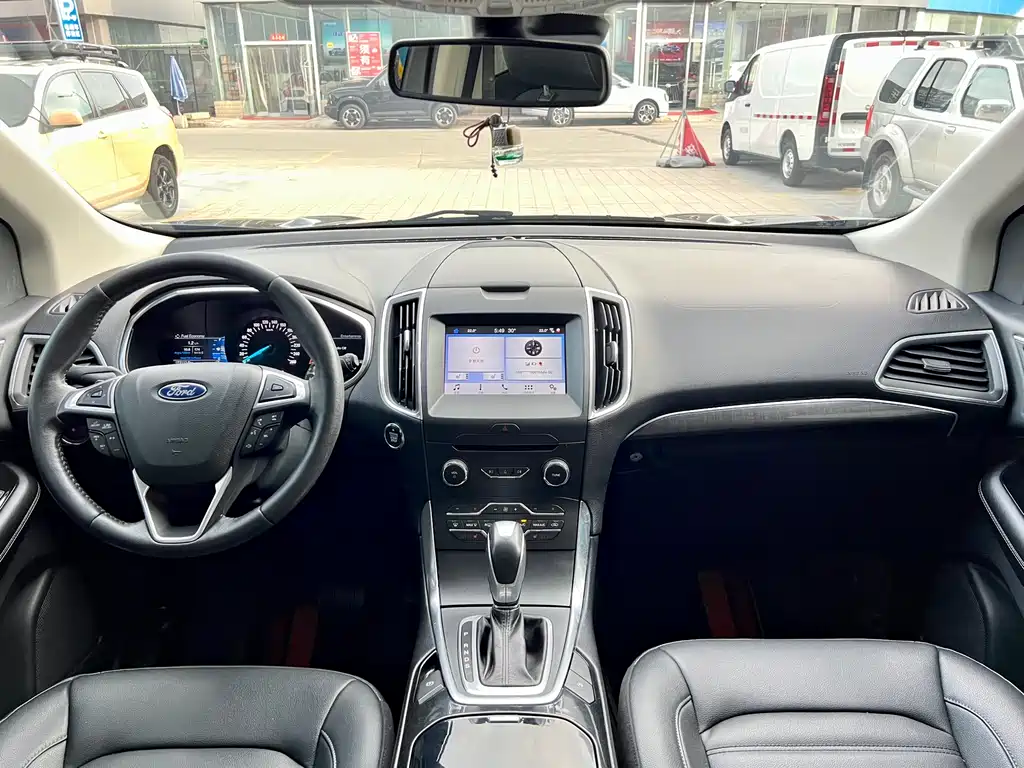 Ford Edge — фото 5