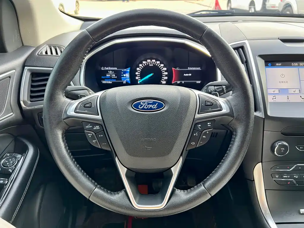 Ford Edge — фото 9