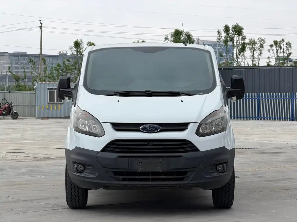 Ford Transit — фото 2