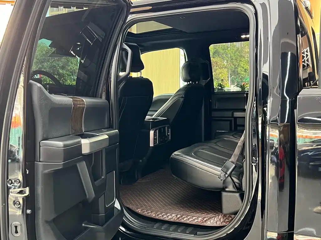 Ford F-150 Raptor — фото 9