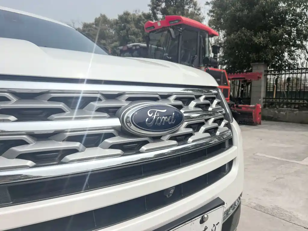 Ford Explorer (Import) — фото 6