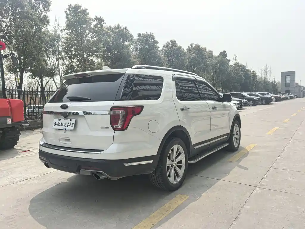 Ford Explorer (Import) — фото 10