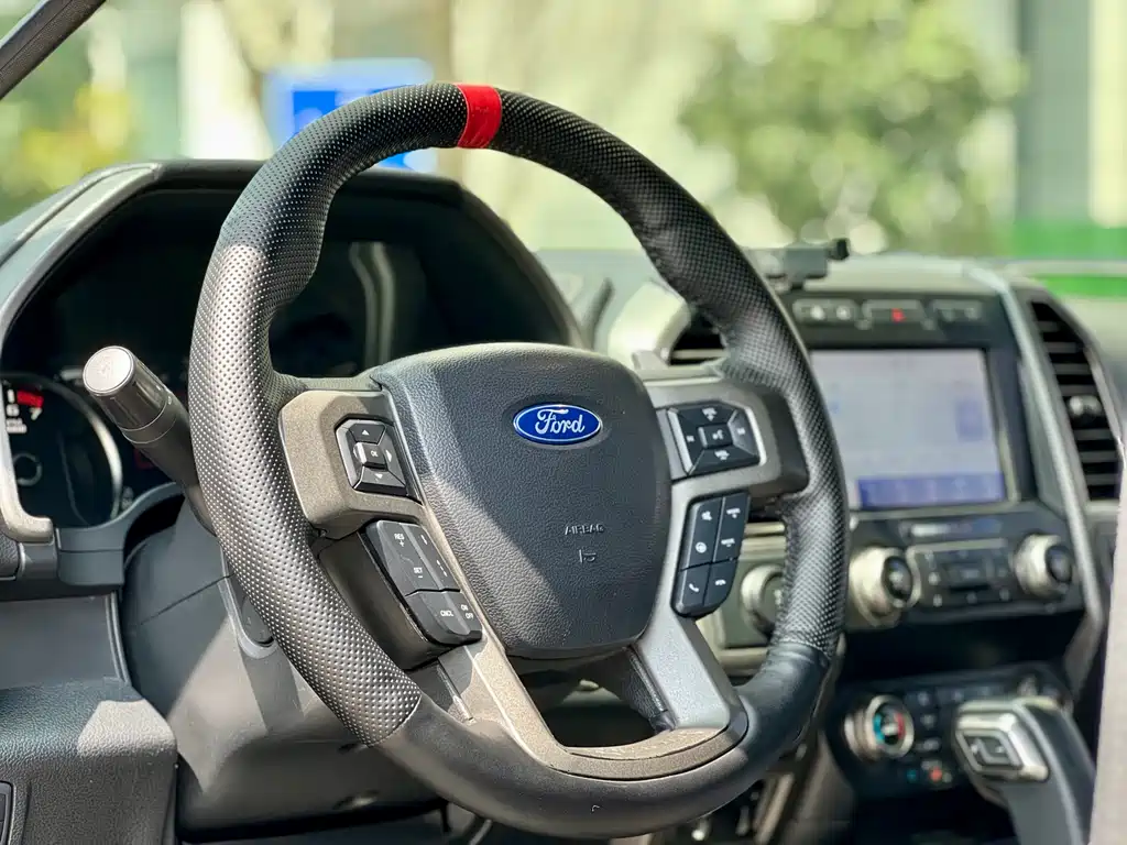 Ford F-150 Raptor — фото 13