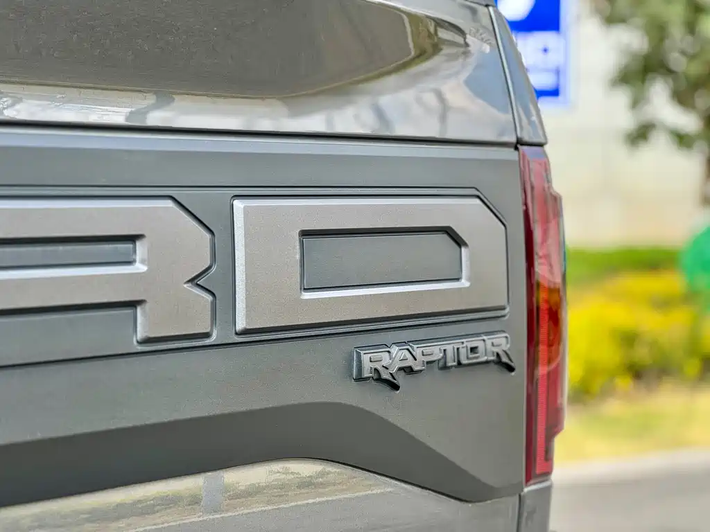 Ford F-150 Raptor — фото 16
