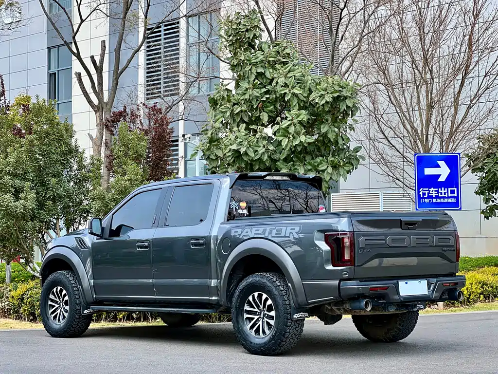 Ford F-150 Raptor — фото 18