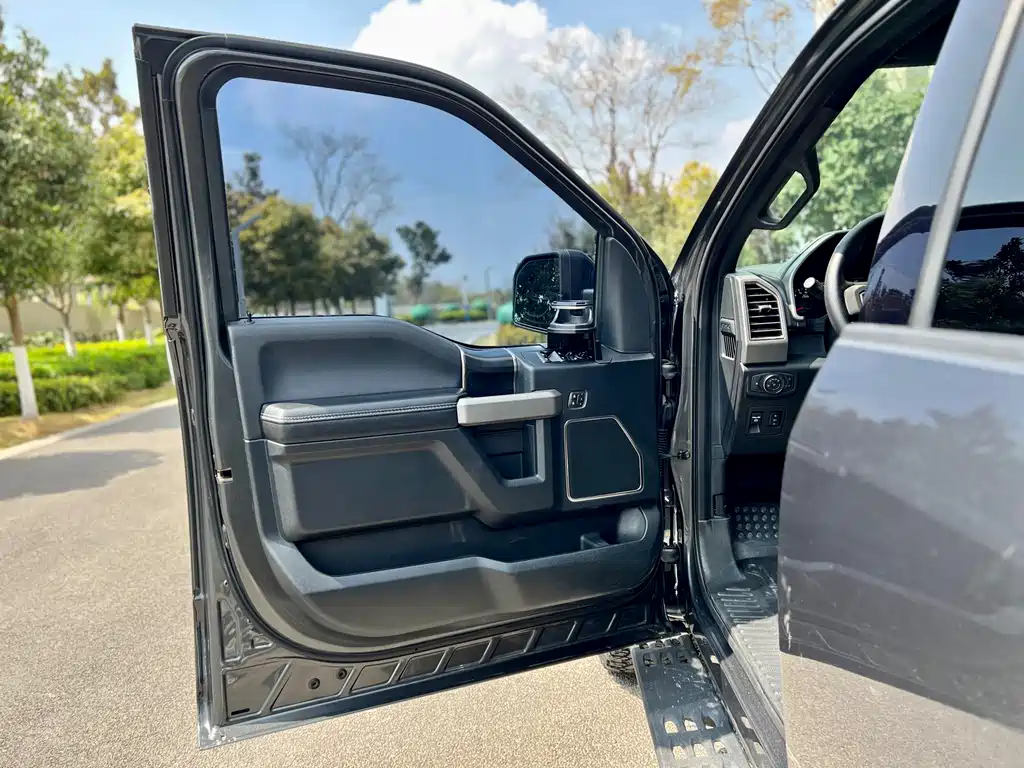 Ford F-150 Raptor — фото 25