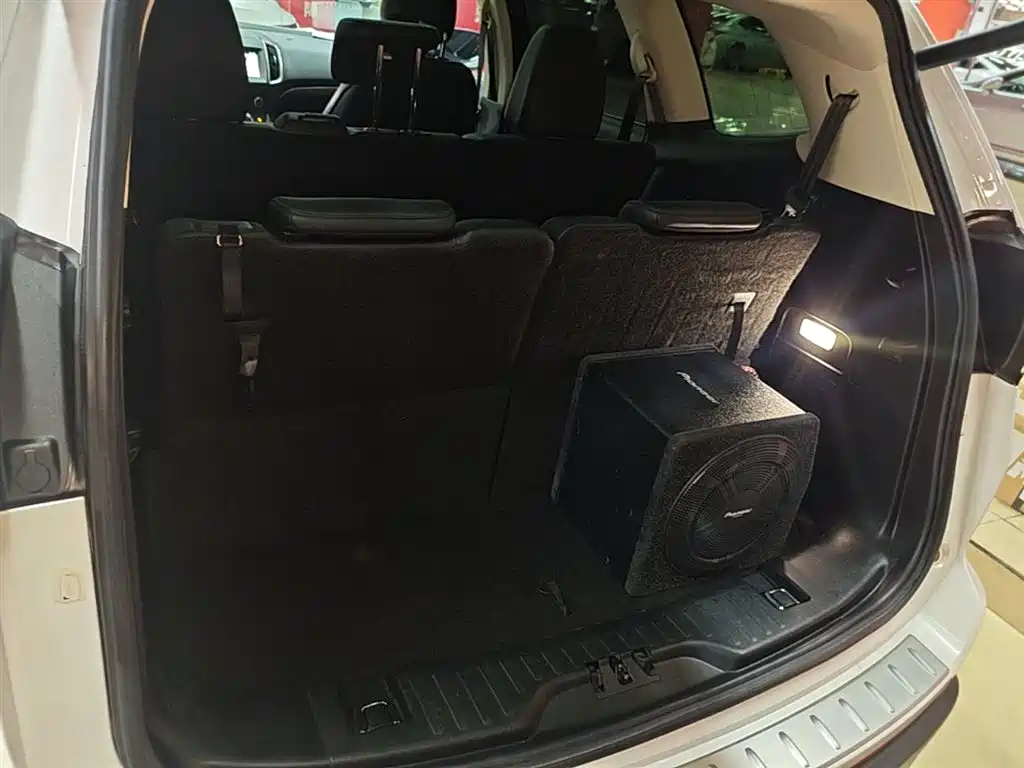Ford Edge — фото 19