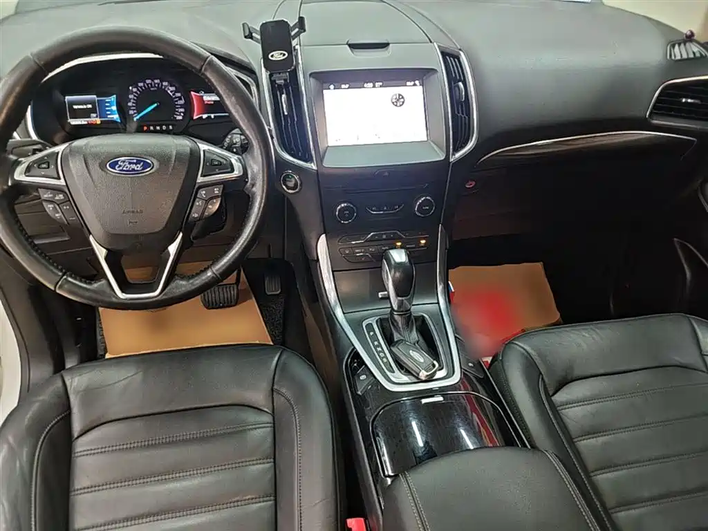 Ford Edge — фото 10