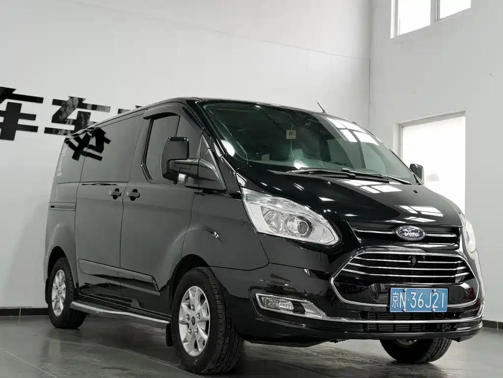 Ford Tourneo — фото 2