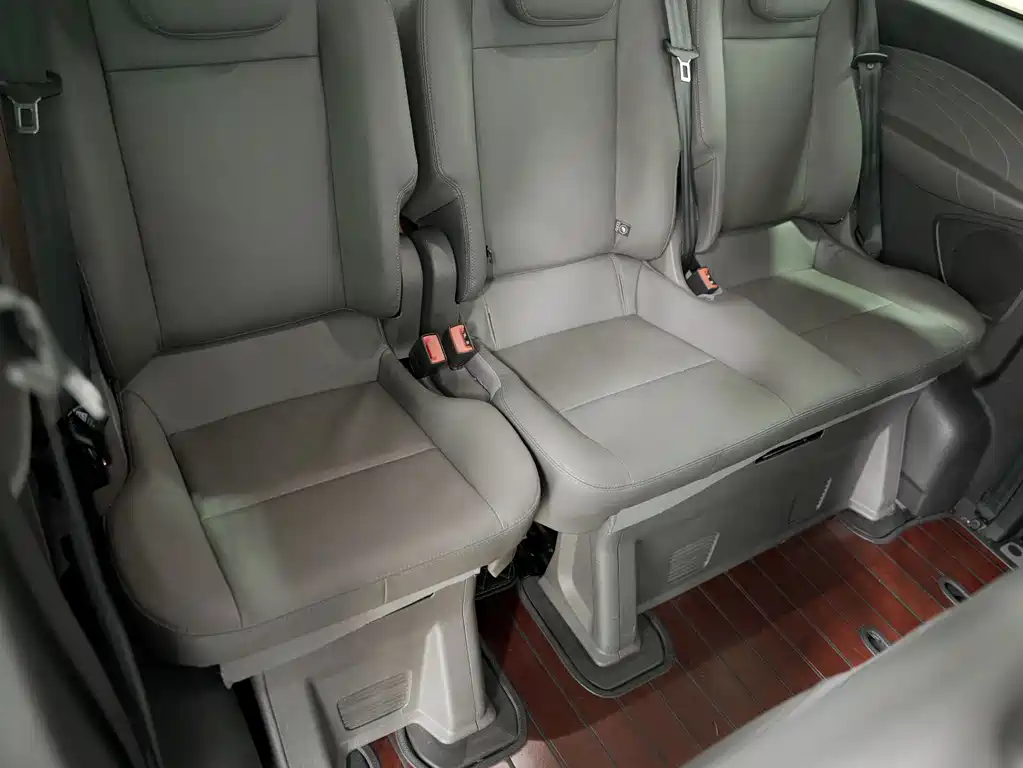 Ford Tourneo — фото 16