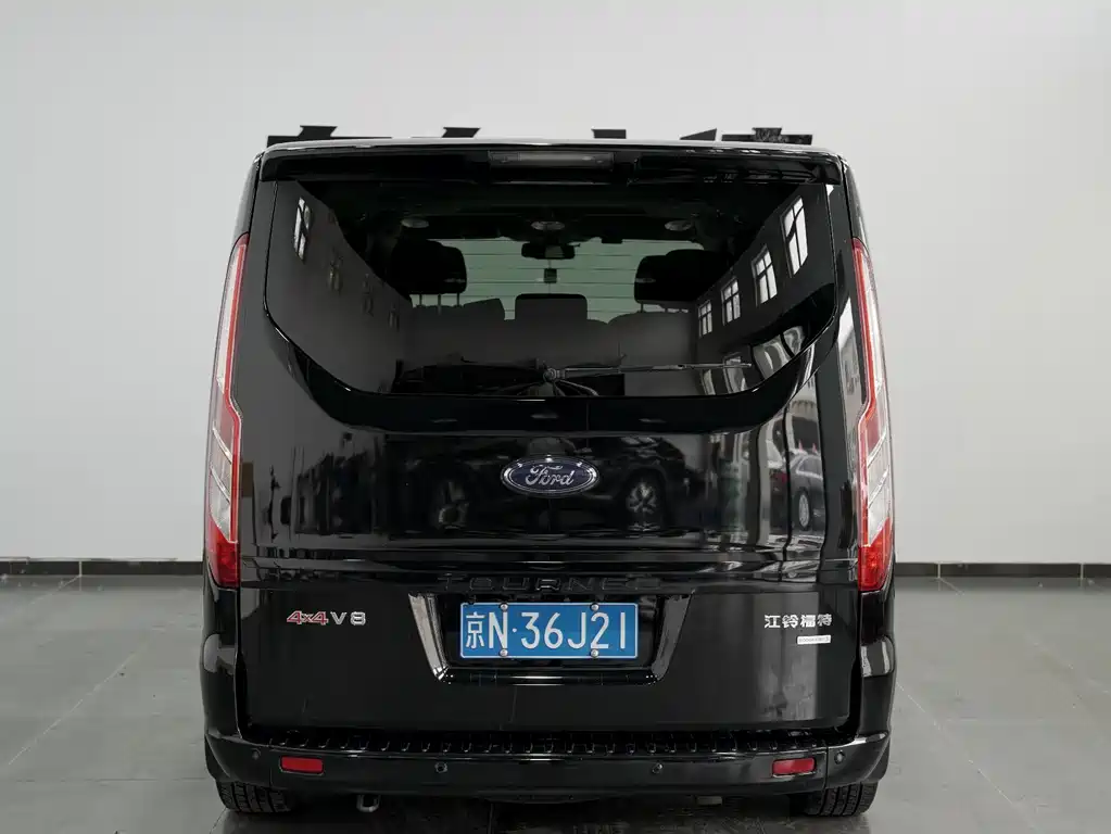 Ford Tourneo — фото 18