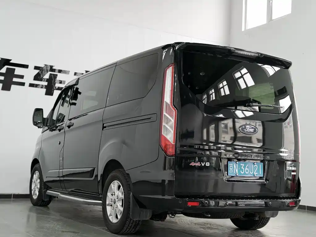 Ford Tourneo — фото 20