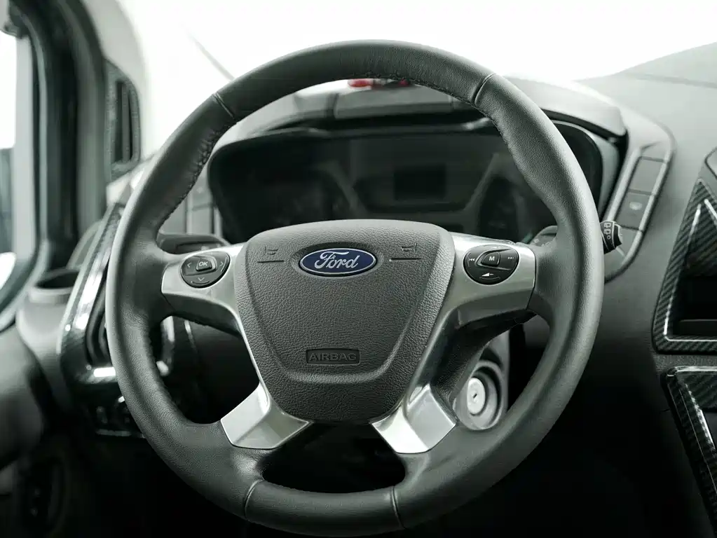 Ford Tourneo — фото 5