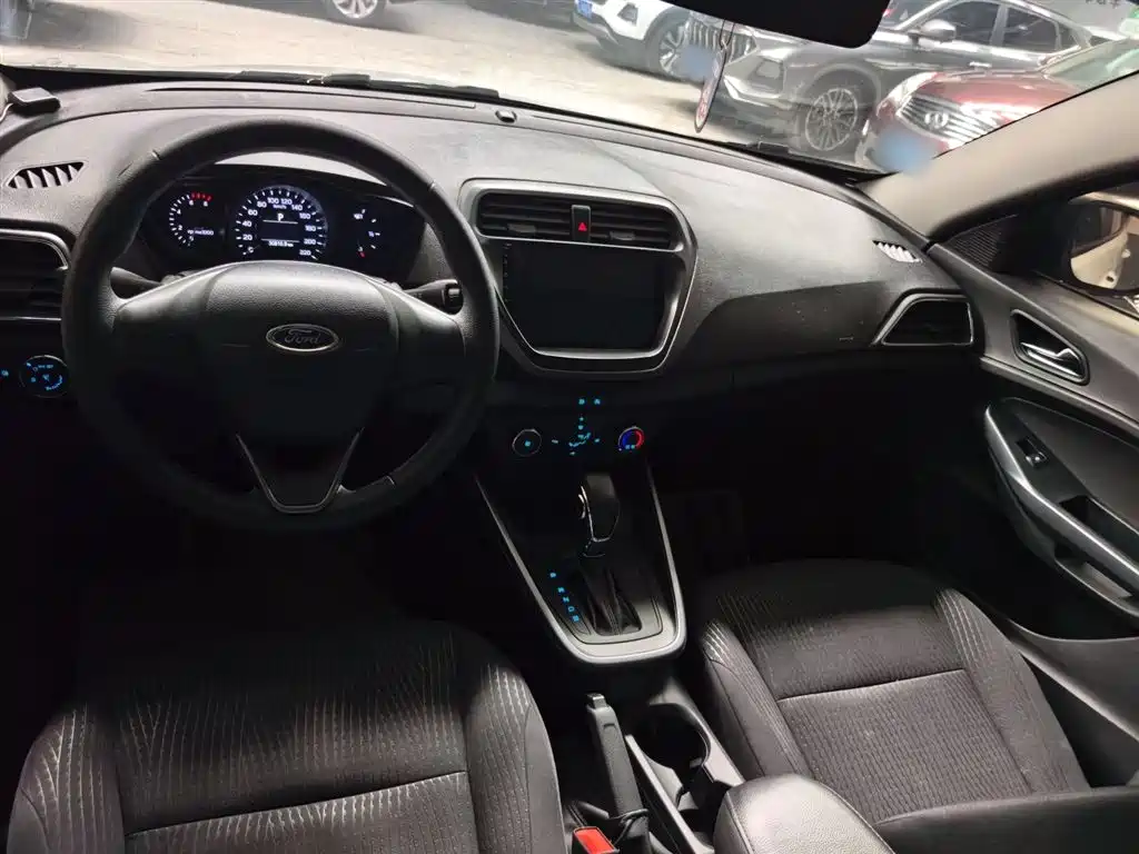 Ford Escort — фото 18