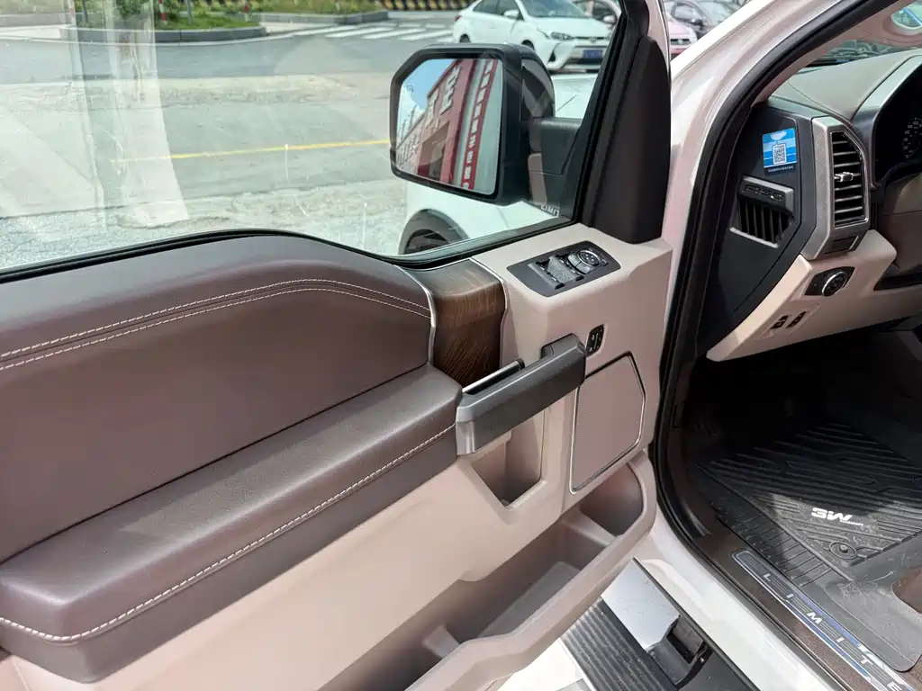 Ford F-150 Raptor — фото 10