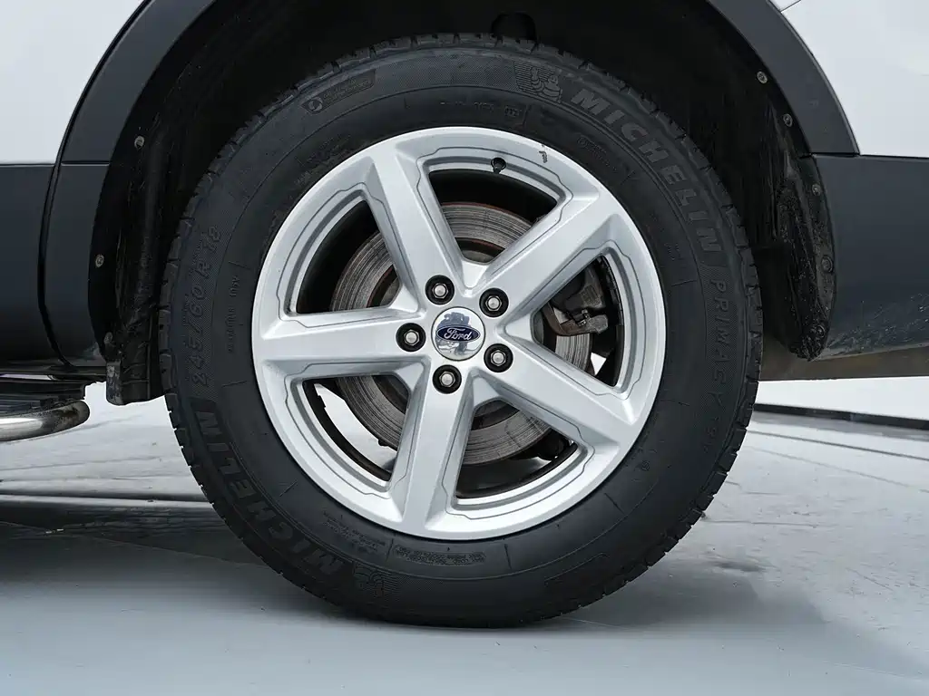 Ford Explorer (Import) — фото 21