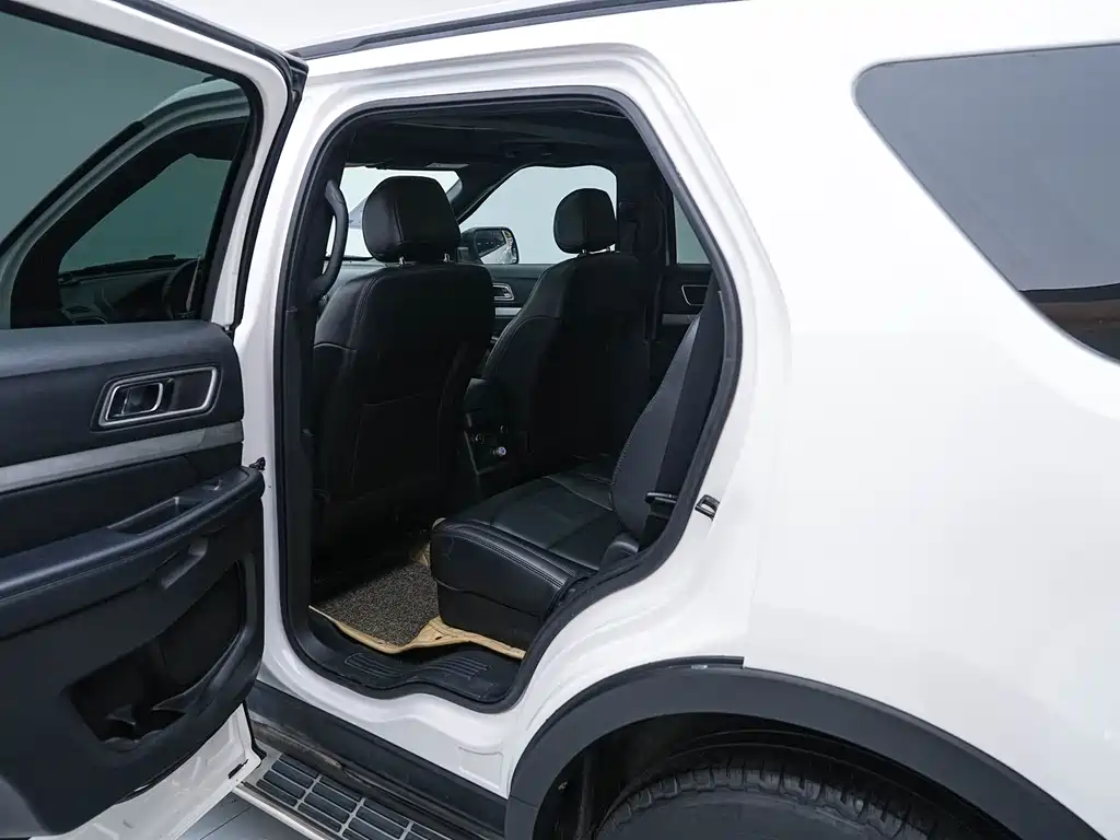 Ford Explorer (Import) — фото 22