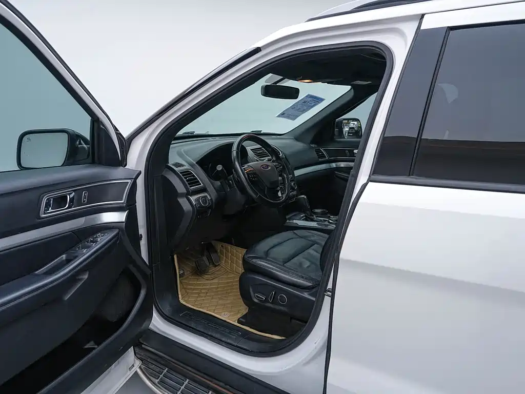 Ford Explorer (Import) — фото 26