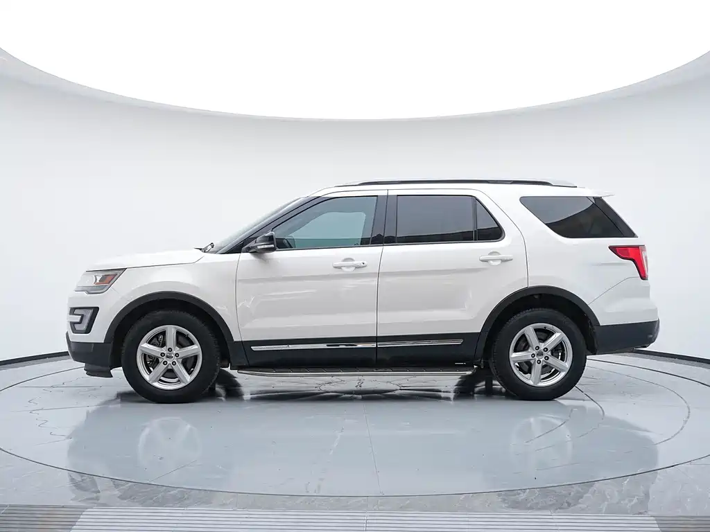 Ford Explorer (Import) — фото 5