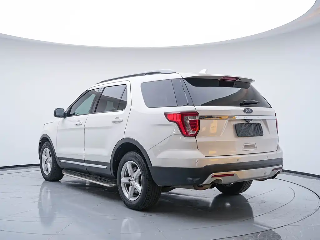Ford Explorer (Import) — фото 7