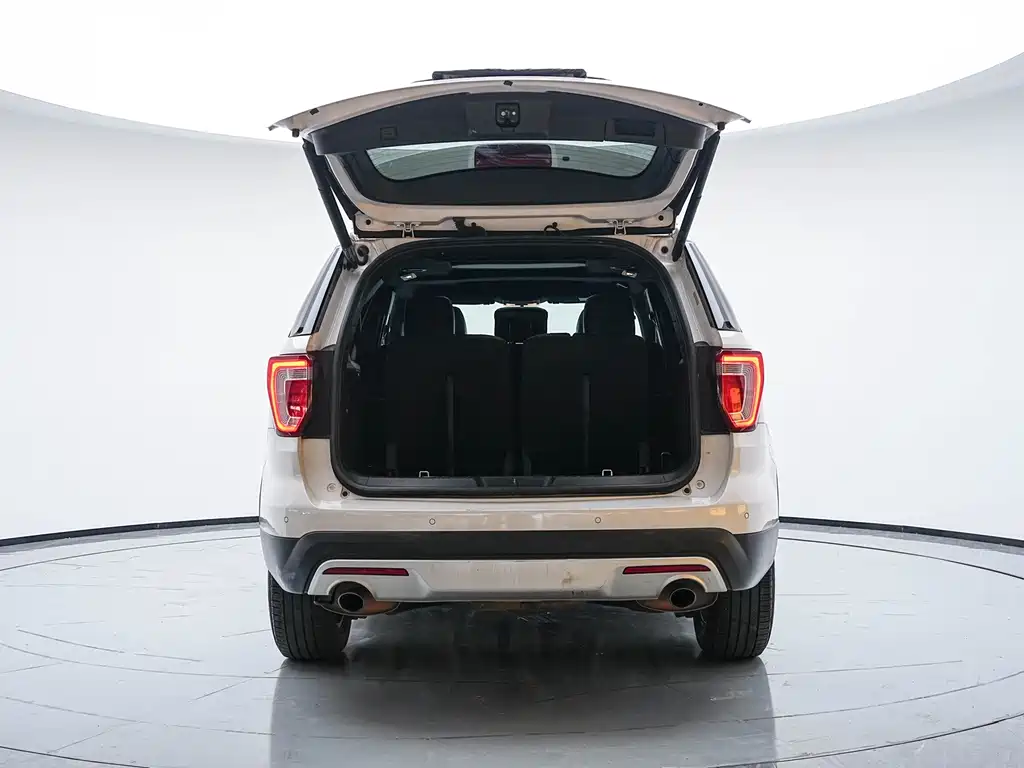 Ford Explorer (Import) — фото 8