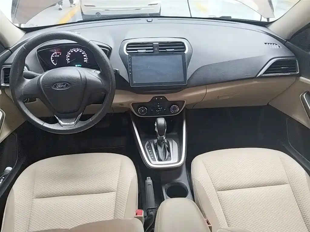 Ford Escort — фото 10