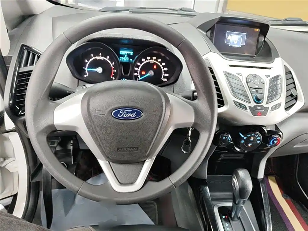 Ford Ecosport — фото 10