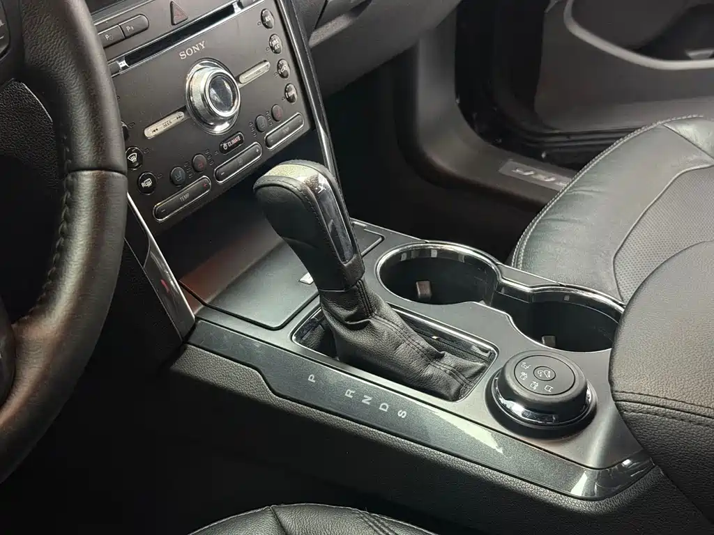 Ford Explorer (Import) — фото 11