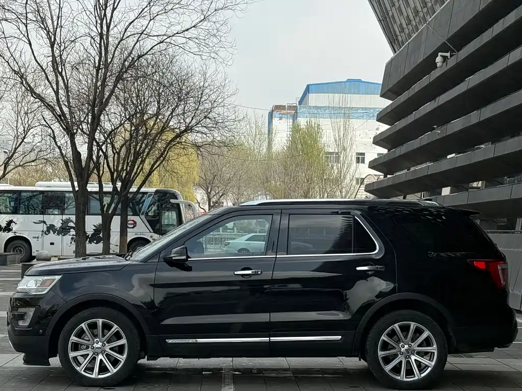 Ford Explorer (Import) — фото 7