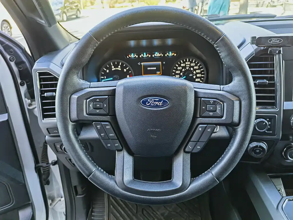 Ford F-150 Raptor — фото 14