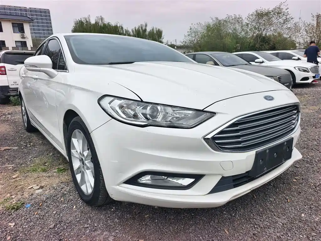 Ford Mondeo — фото 4