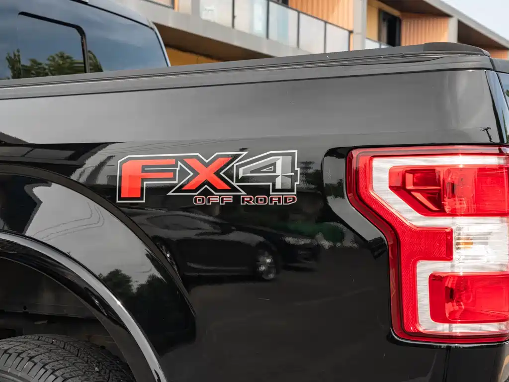Ford F-150 Raptor — фото 8