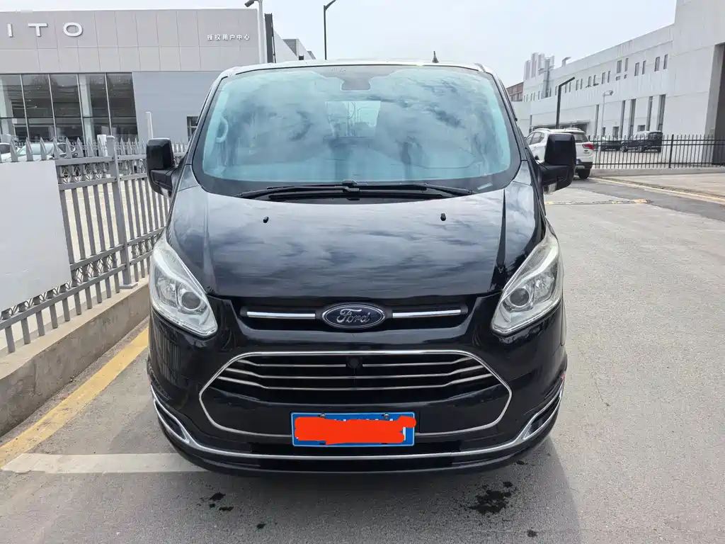Ford Tourneo — фото 2