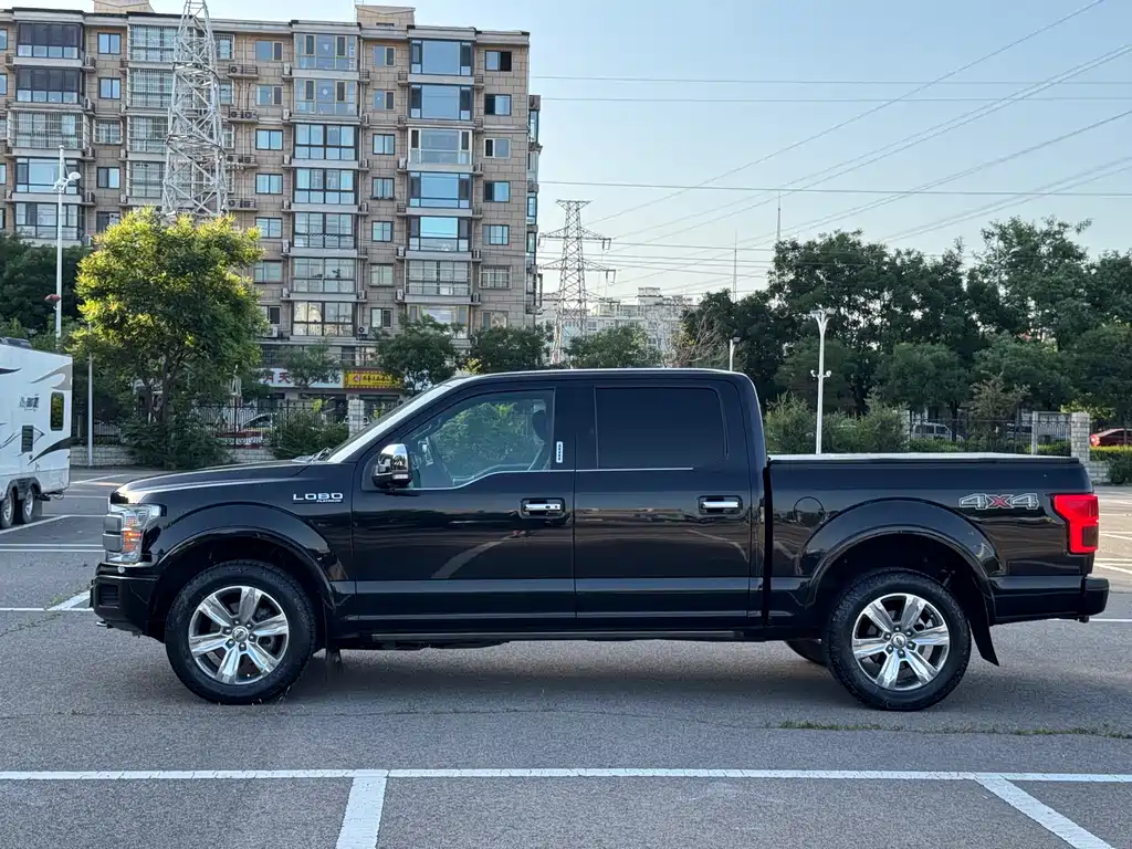Ford F-150 Raptor — фото 8