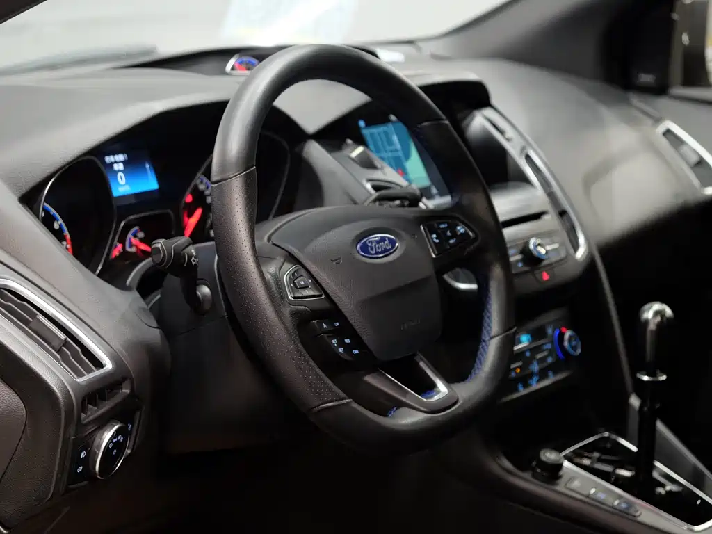Ford Focus (Import) — фото 6