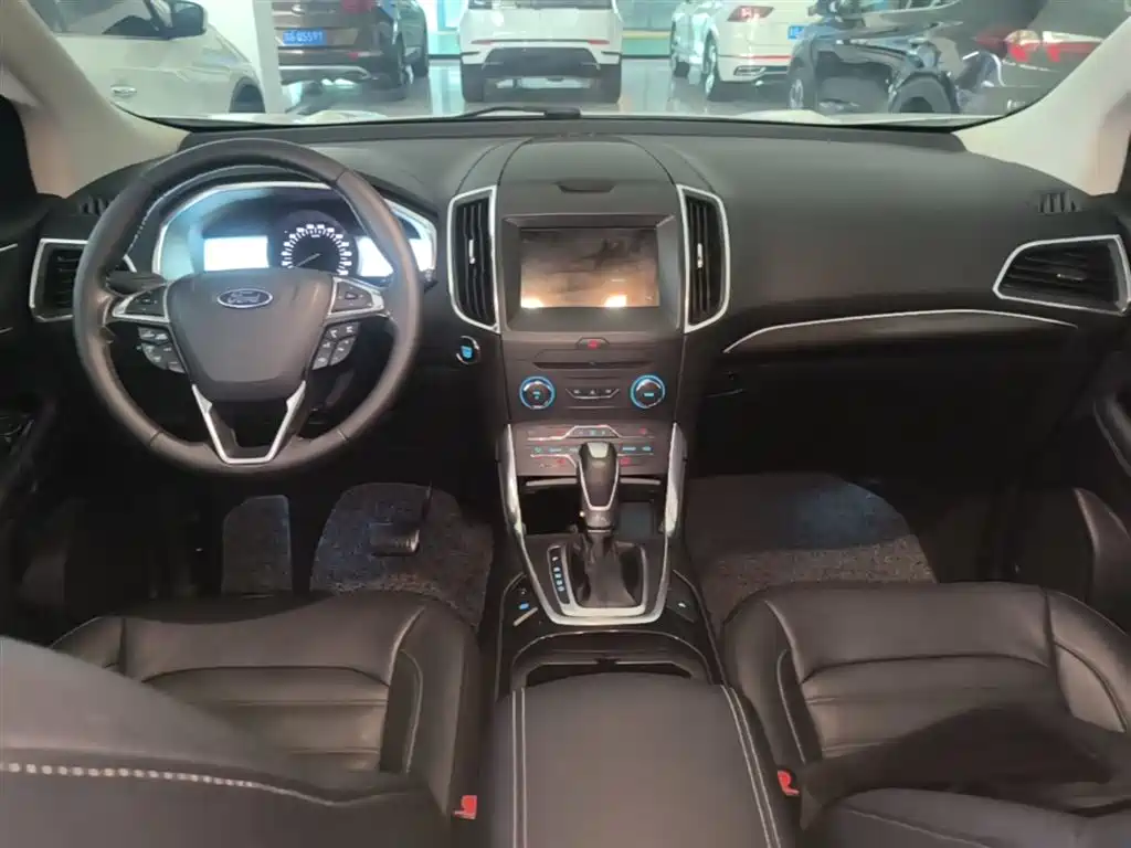 Ford Edge — фото 10