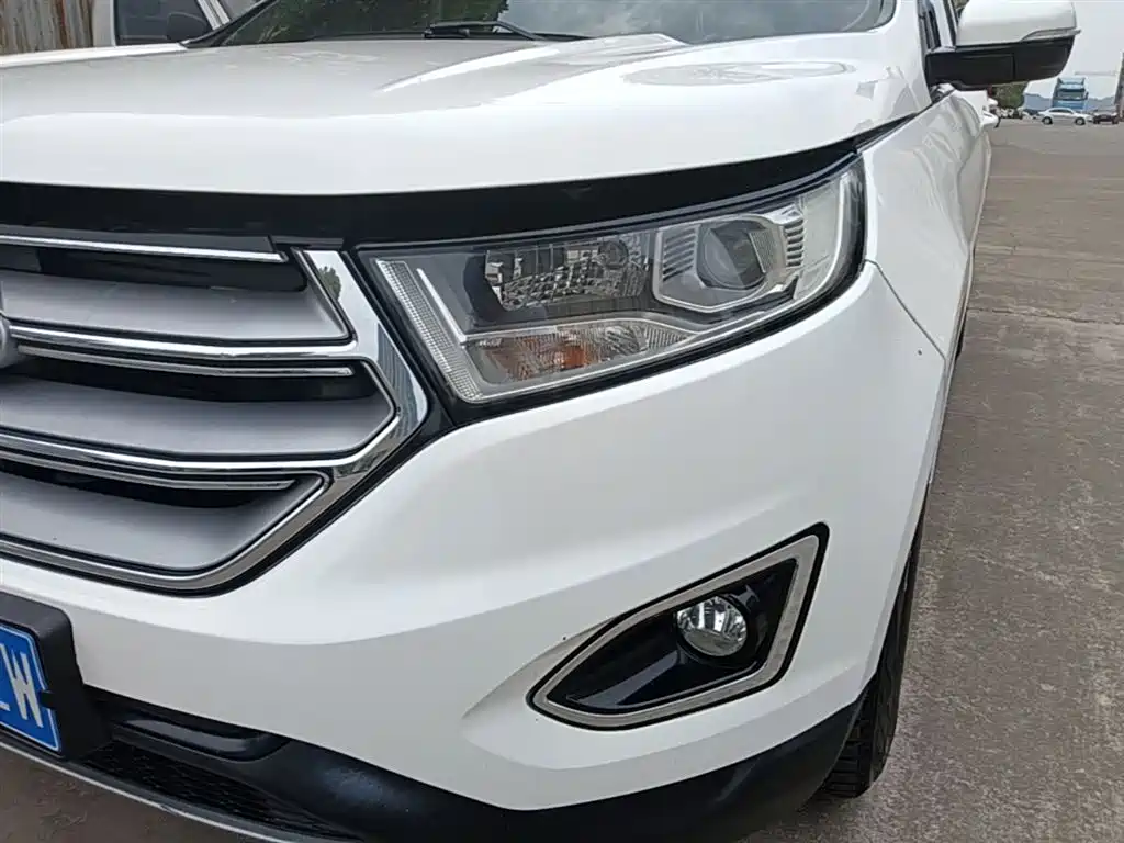 Ford Edge — фото 24