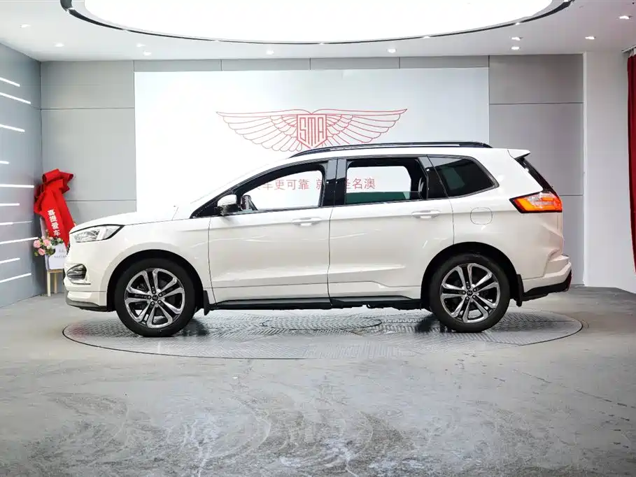 Ford Edge — фото 4