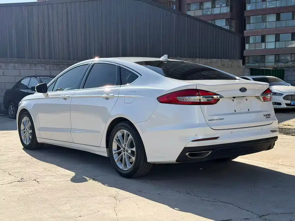 Ford Mondeo — фото 3