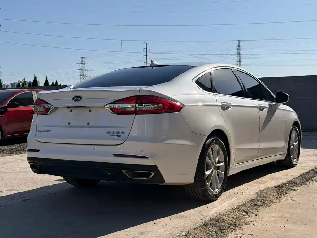 Ford Mondeo — фото 4