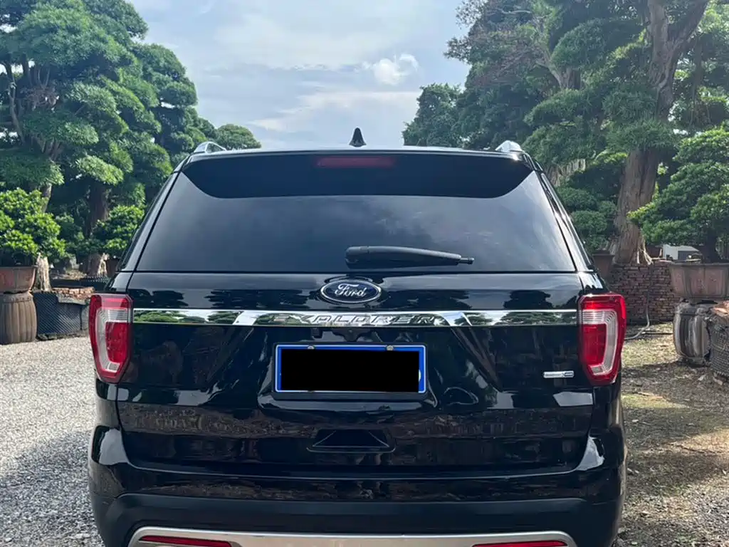 Ford Explorer (Import) — фото 23