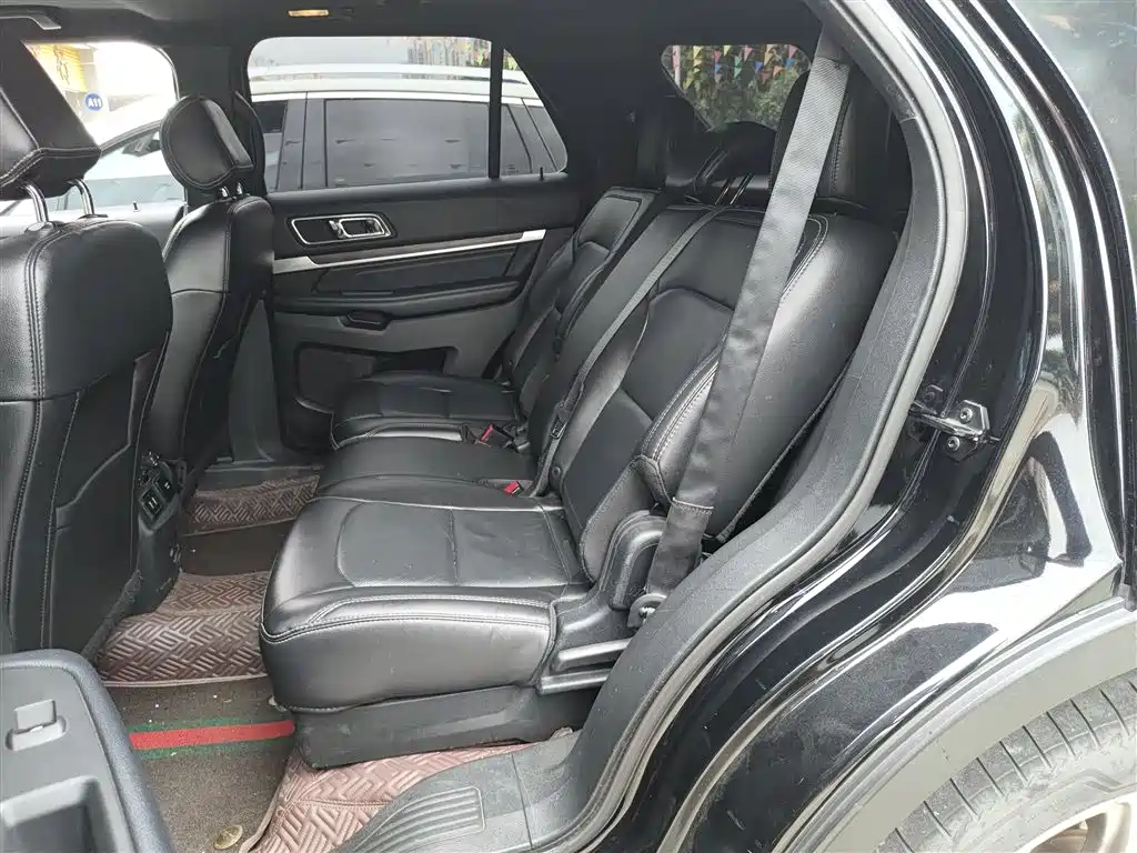 Ford Explorer (Import) — фото 10