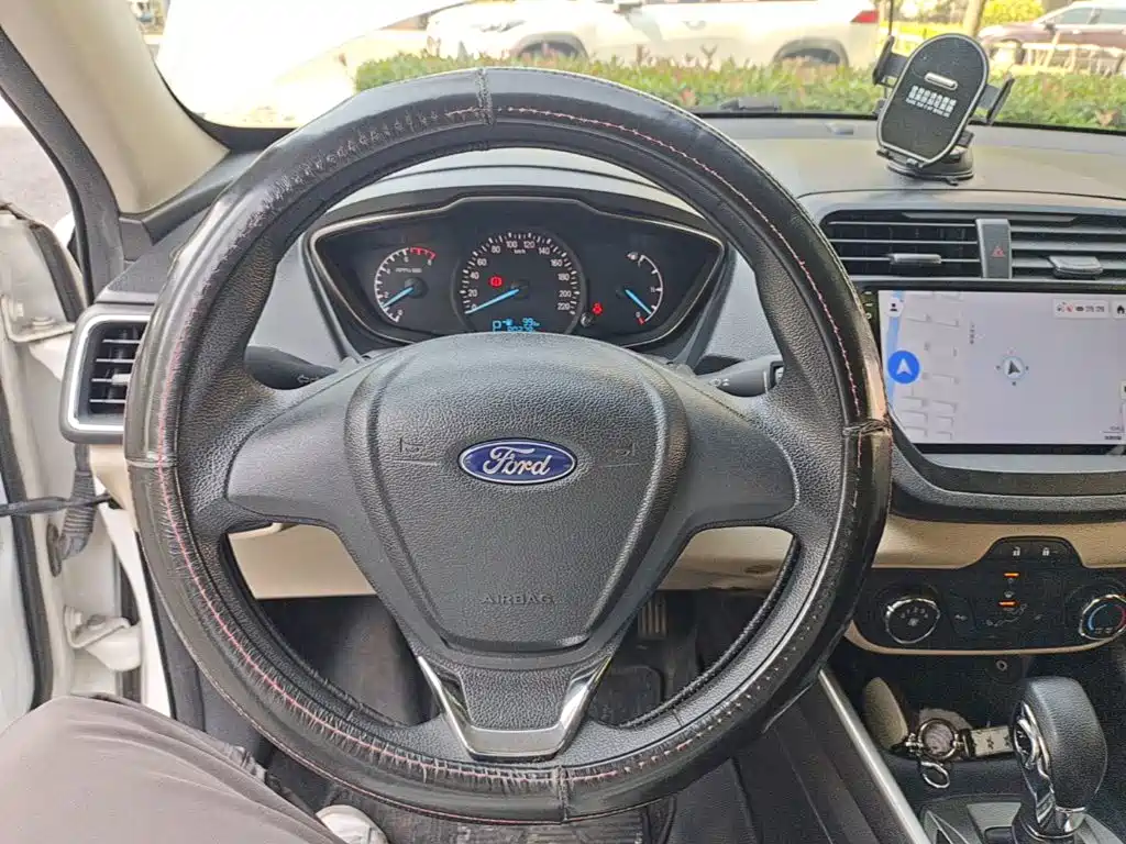 Ford Escort — фото 11