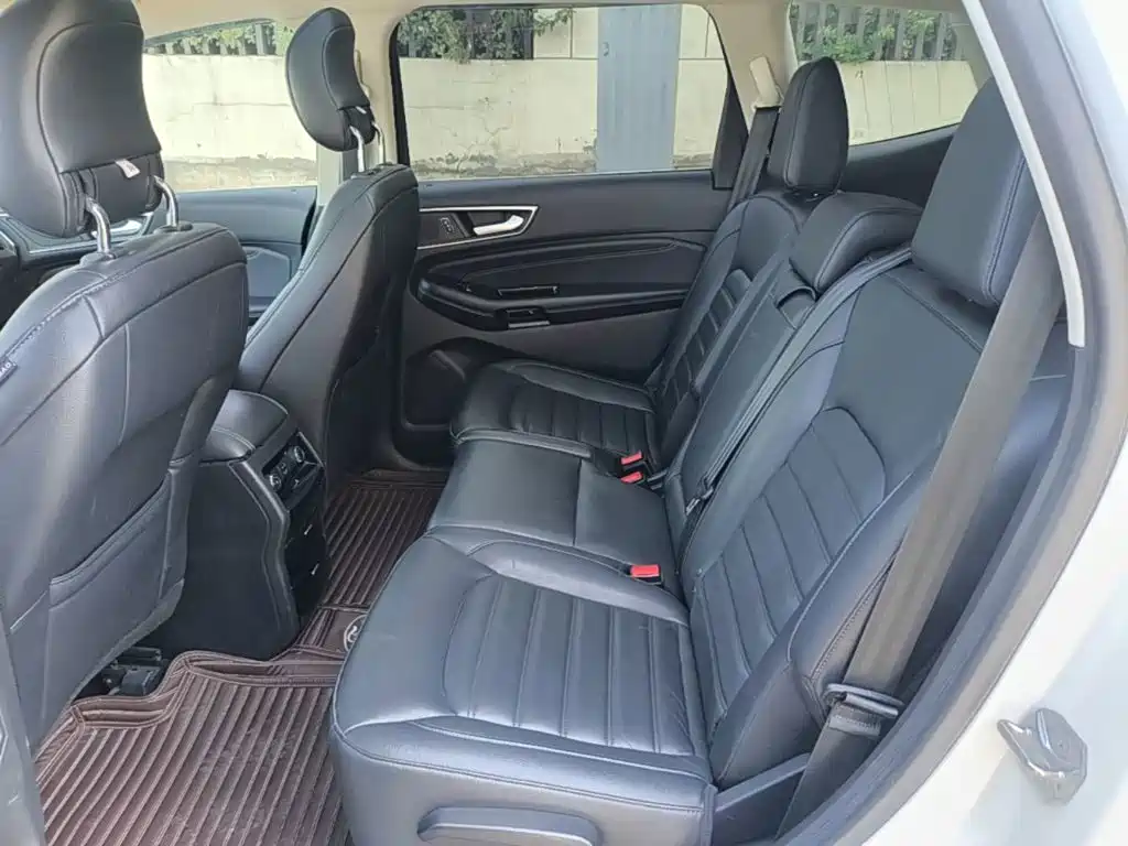 Ford Edge — фото 13