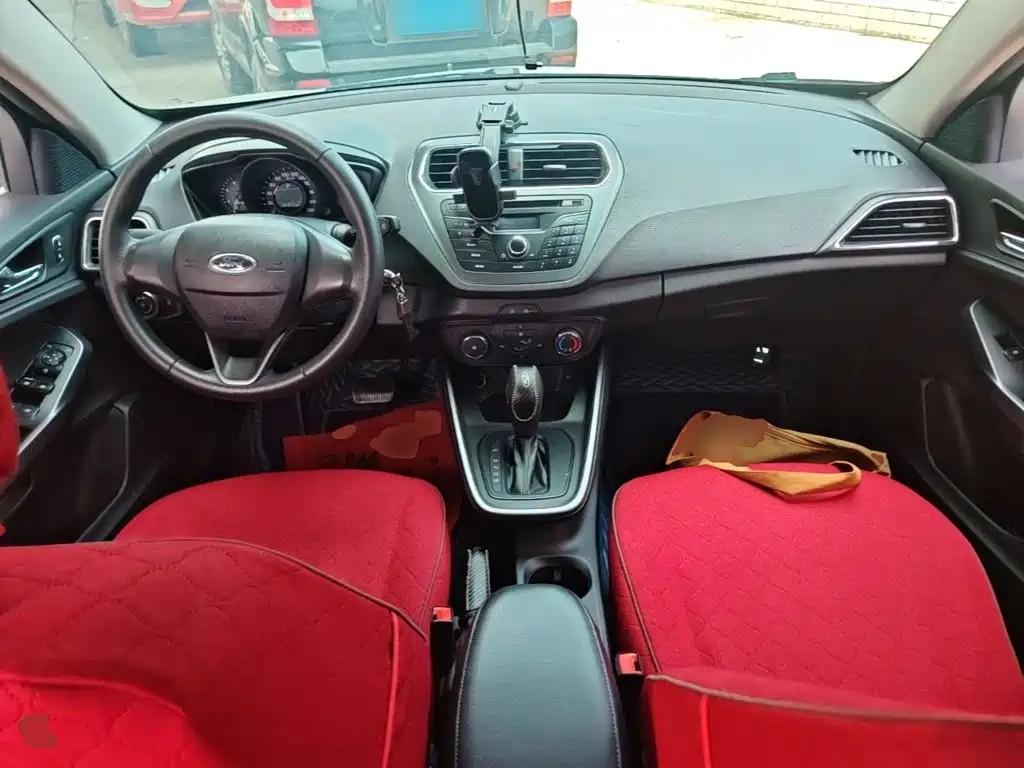 Ford Escort — фото 10