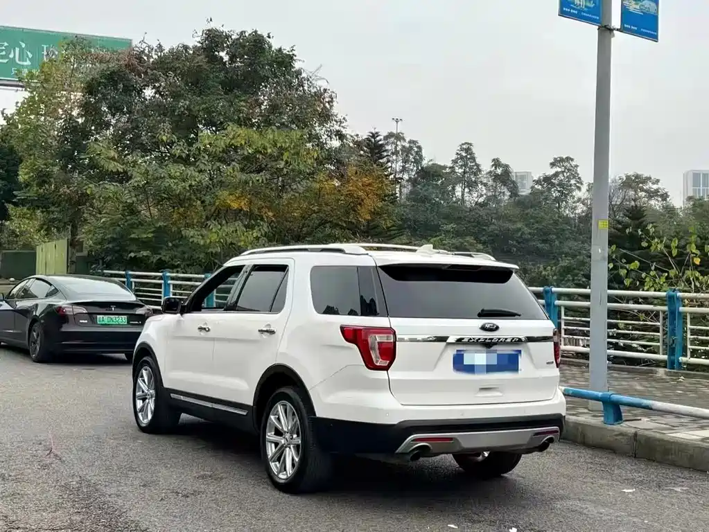 Ford Explorer (Import) — фото 5