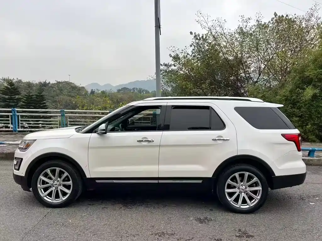 Ford Explorer (Import) — фото 6